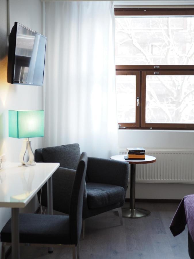 Fabrik Hotel *